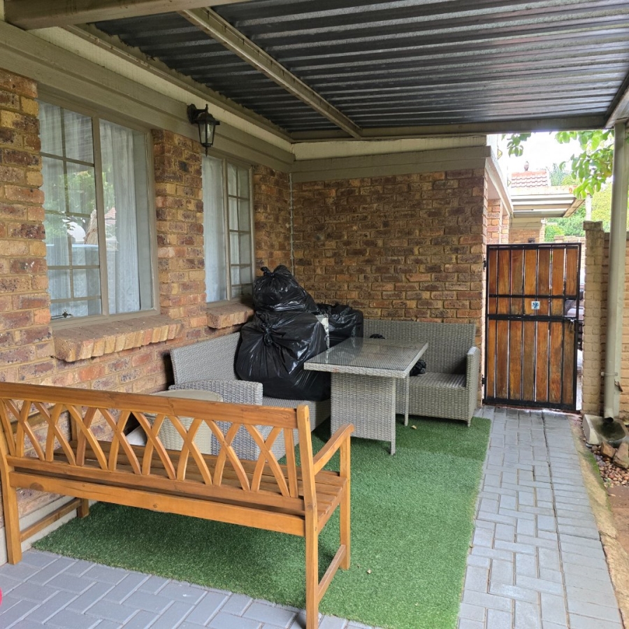 2 Bedroom Property for Sale in Equestria Gauteng