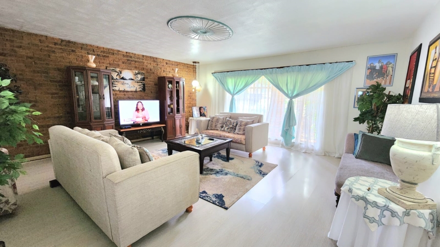 5 Bedroom Property for Sale in Winchester Hills Gauteng
