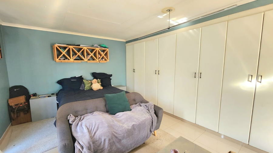 5 Bedroom Property for Sale in Winchester Hills Gauteng