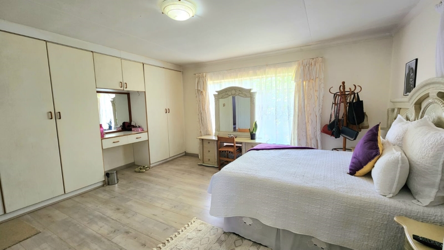 5 Bedroom Property for Sale in Winchester Hills Gauteng