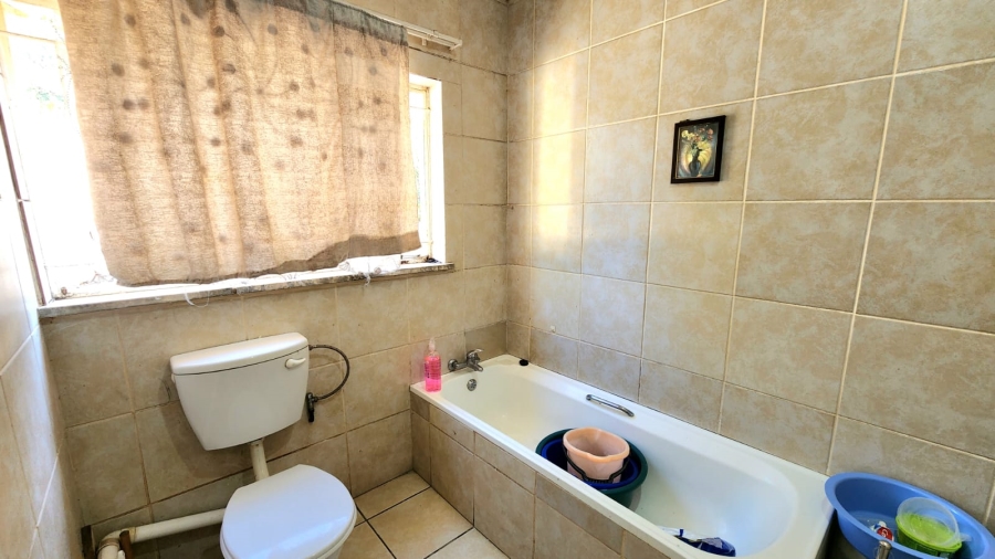 5 Bedroom Property for Sale in Winchester Hills Gauteng