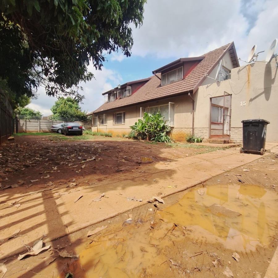 3 Bedroom Property for Sale in Rhodesfield Gauteng