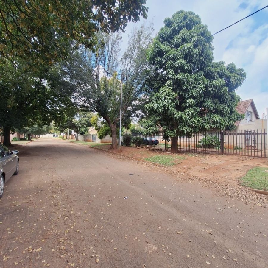 3 Bedroom Property for Sale in Rhodesfield Gauteng
