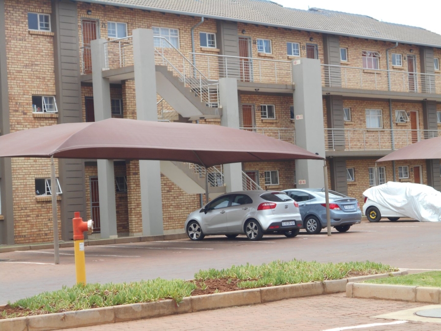 2 Bedroom Property for Sale in Monavoni Gauteng