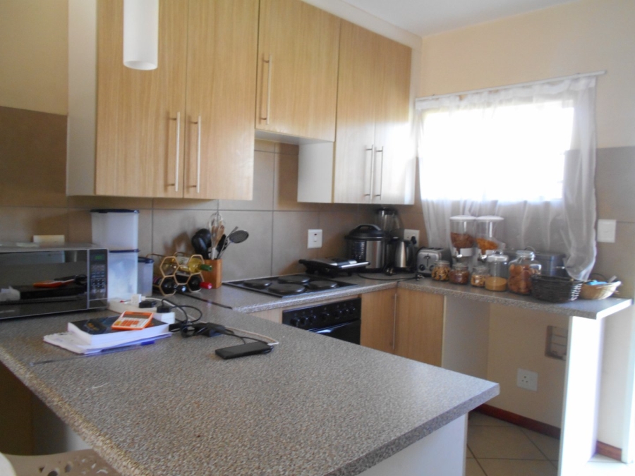 2 Bedroom Property for Sale in Monavoni Gauteng
