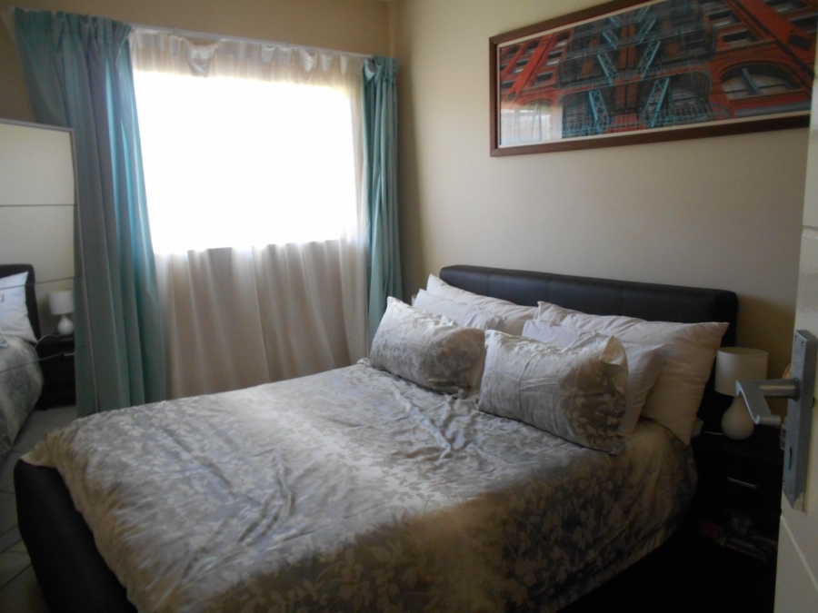 2 Bedroom Property for Sale in Monavoni Gauteng