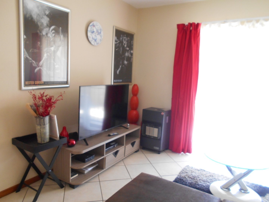 2 Bedroom Property for Sale in Monavoni Gauteng