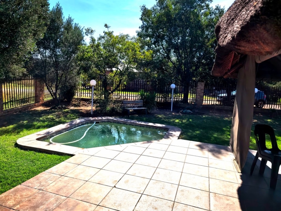 6 Bedroom Property for Sale in Vaal Marina Gauteng