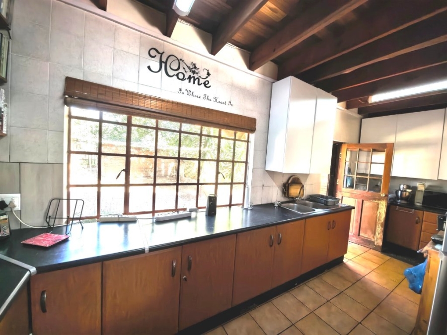 6 Bedroom Property for Sale in Vaal Marina Gauteng