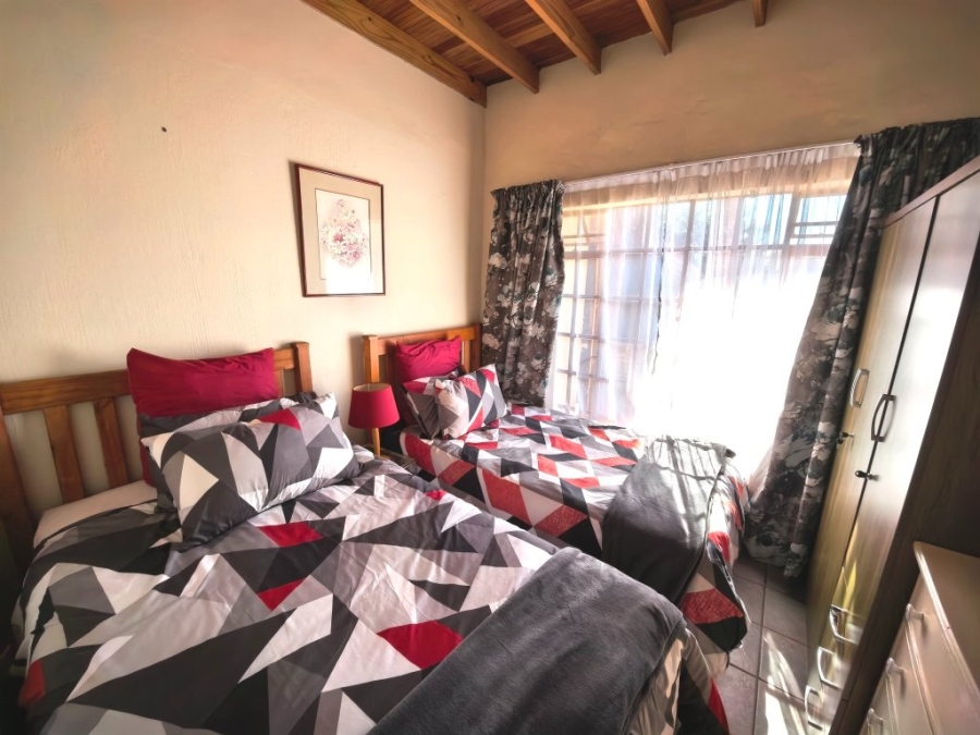 6 Bedroom Property for Sale in Vaal Marina Gauteng