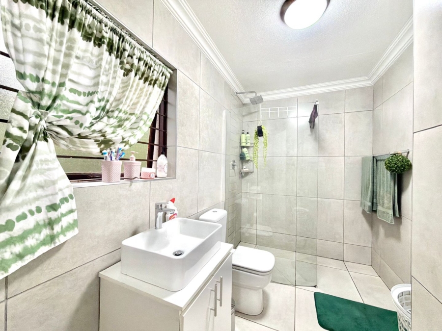 1 Bedroom Property for Sale in New Market Park Gauteng