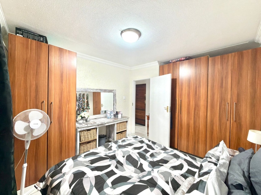 1 Bedroom Property for Sale in New Market Park Gauteng