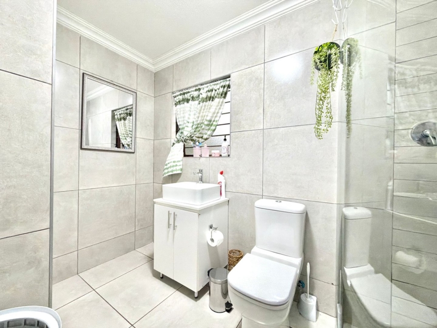 1 Bedroom Property for Sale in New Market Park Gauteng