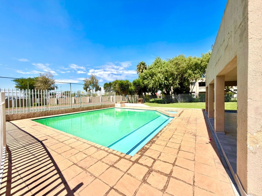 1 Bedroom Property for Sale in New Market Park Gauteng