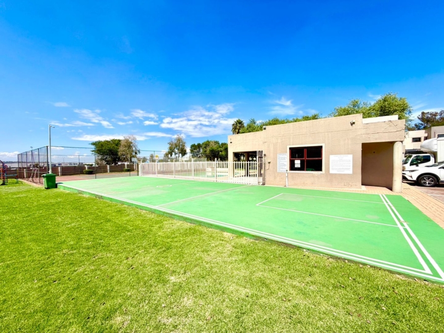 1 Bedroom Property for Sale in New Market Park Gauteng