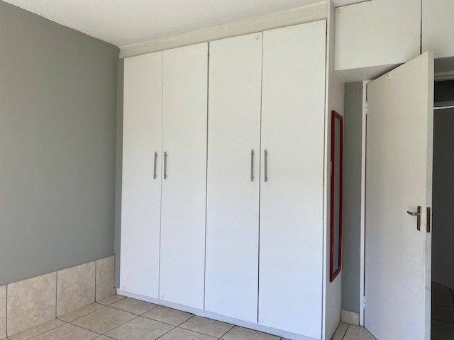 2 Bedroom Property for Sale in Oakdene Gauteng