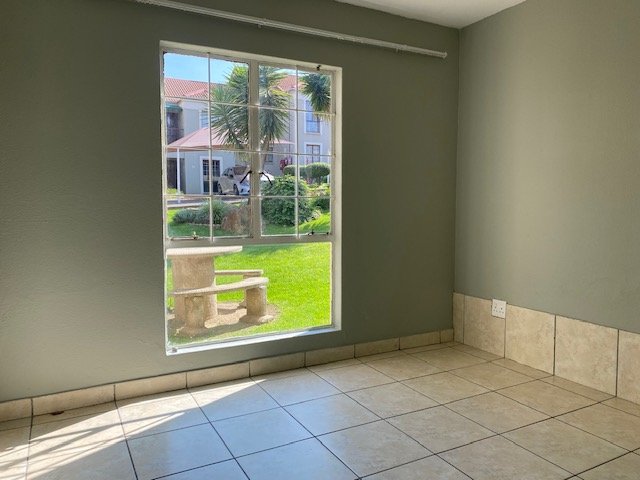 2 Bedroom Property for Sale in Oakdene Gauteng