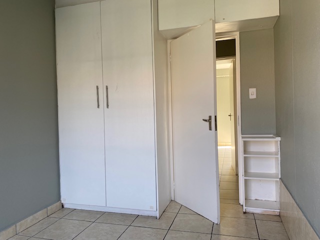 2 Bedroom Property for Sale in Oakdene Gauteng