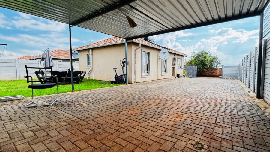 3 Bedroom Property for Sale in Sky City Gauteng
