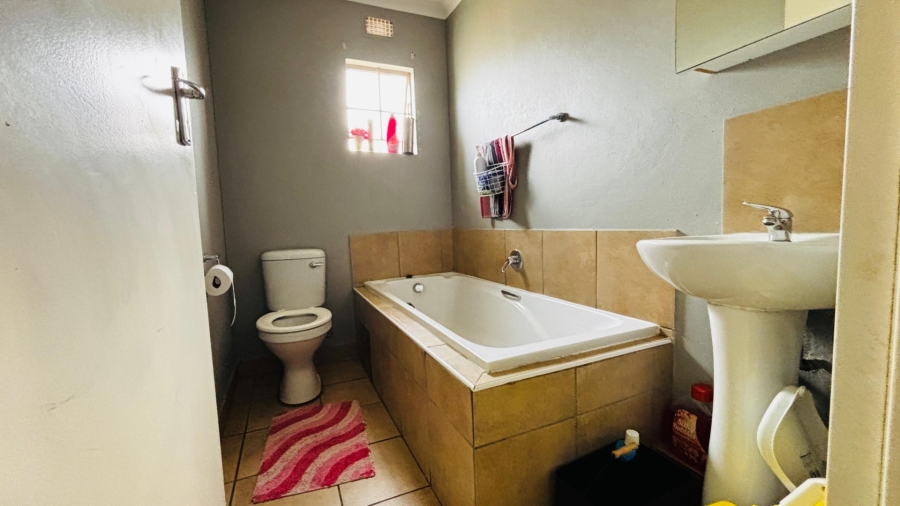 3 Bedroom Property for Sale in Sky City Gauteng