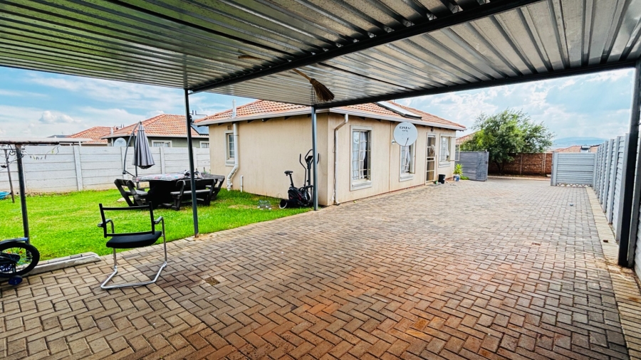 3 Bedroom Property for Sale in Sky City Gauteng