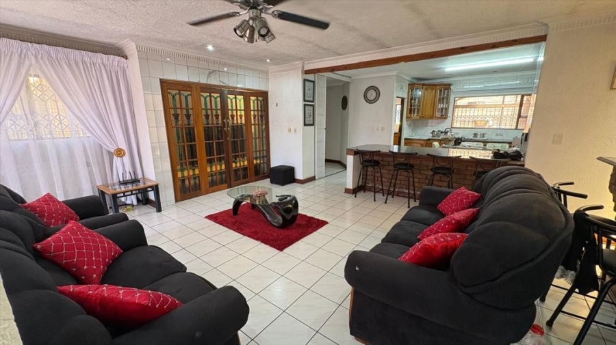 3 Bedroom Property for Sale in Mackenzie Park Gauteng