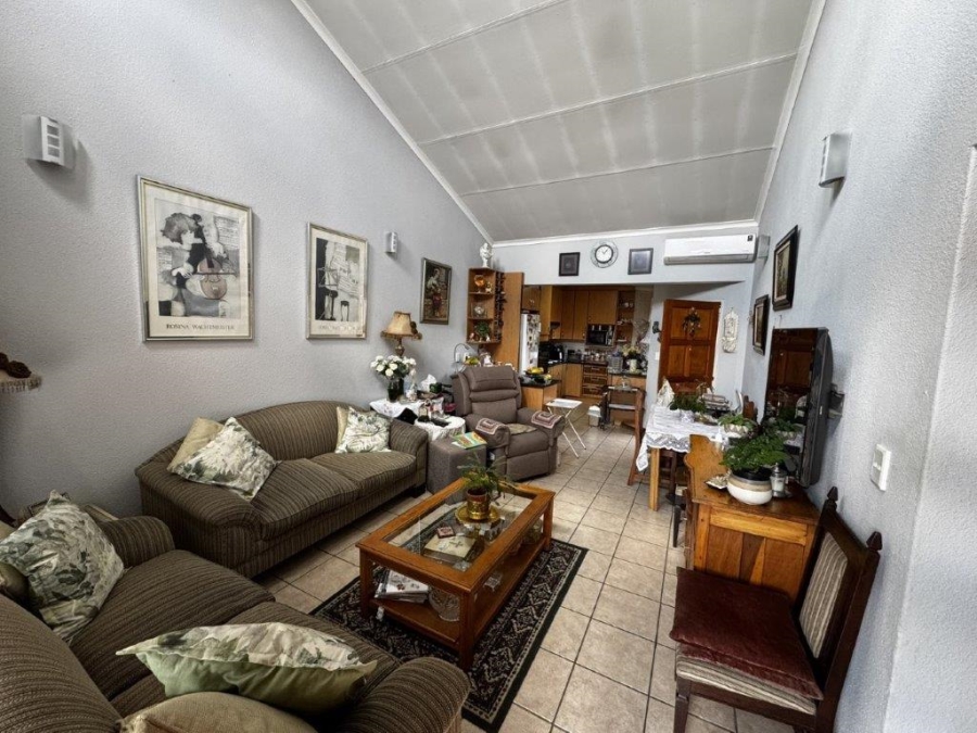 2 Bedroom Property for Sale in Glen Marais Gauteng