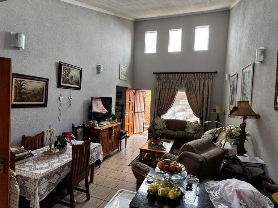 2 Bedroom Property for Sale in Glen Marais Gauteng