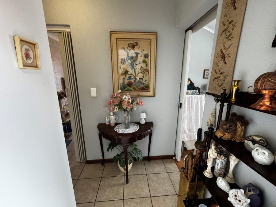 2 Bedroom Property for Sale in Glen Marais Gauteng
