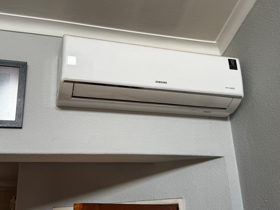 2 Bedroom Property for Sale in Glen Marais Gauteng