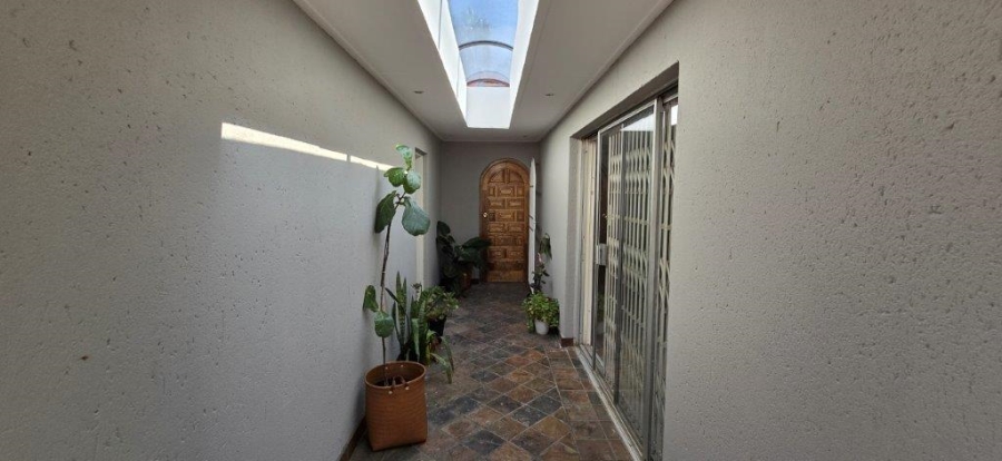 4 Bedroom Property for Sale in Garsfontein Gauteng