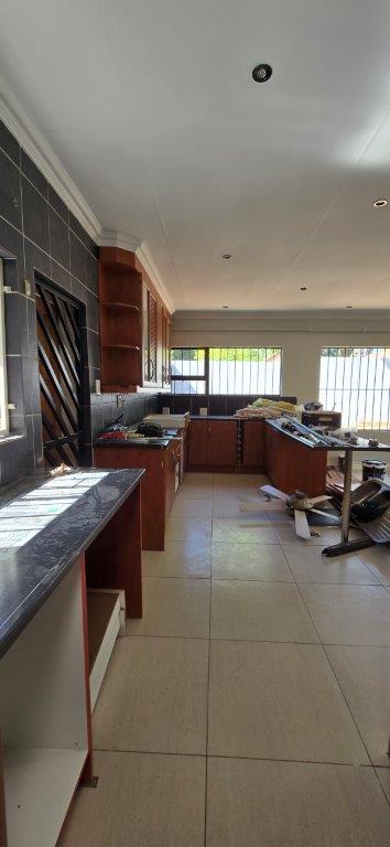 4 Bedroom Property for Sale in Garsfontein Gauteng