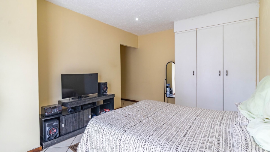 2 Bedroom Property for Sale in Liefde en Vrede Gauteng