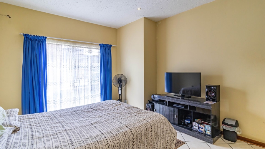 2 Bedroom Property for Sale in Liefde en Vrede Gauteng