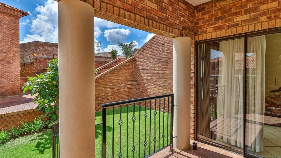 2 Bedroom Property for Sale in Liefde en Vrede Gauteng