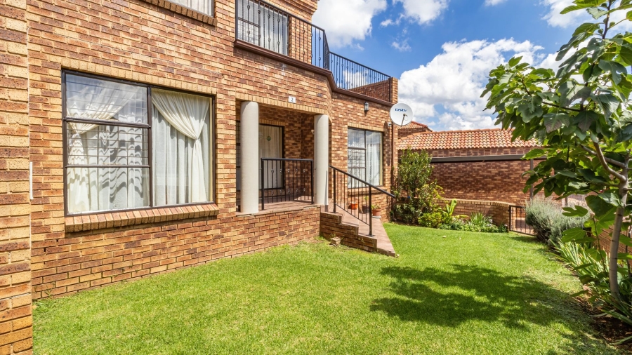 2 Bedroom Property for Sale in Liefde en Vrede Gauteng