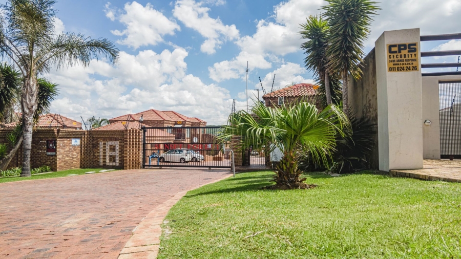 2 Bedroom Property for Sale in Liefde en Vrede Gauteng