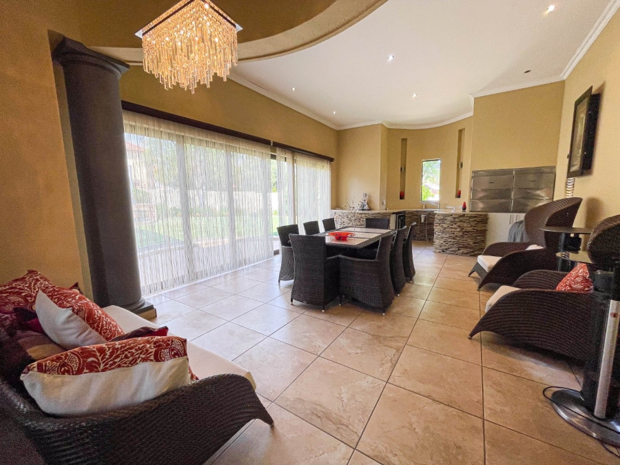 To Let 4 Bedroom Property for Rent in Montecello Estate Gauteng