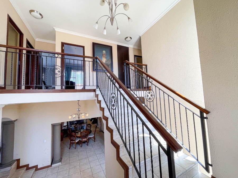 To Let 4 Bedroom Property for Rent in Montecello Estate Gauteng