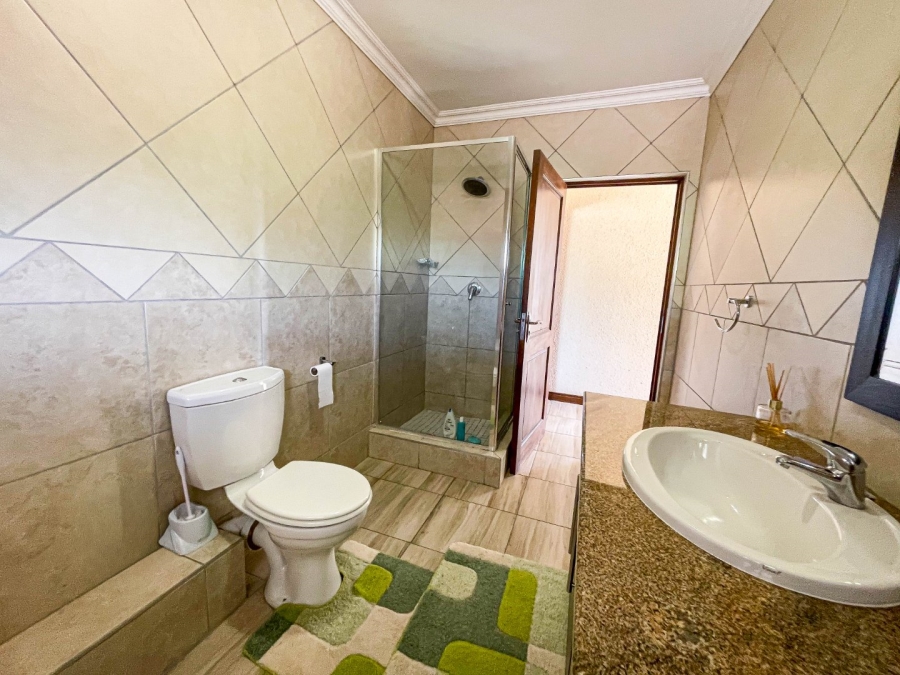 To Let 4 Bedroom Property for Rent in Montecello Estate Gauteng