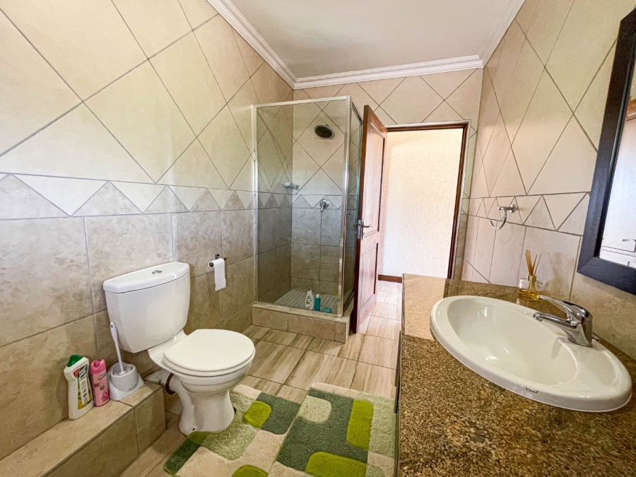 To Let 4 Bedroom Property for Rent in Montecello Estate Gauteng