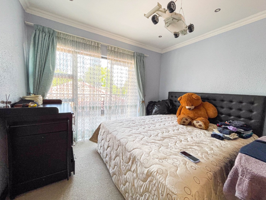 To Let 4 Bedroom Property for Rent in Montecello Estate Gauteng