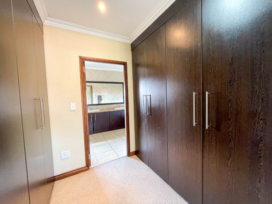 To Let 4 Bedroom Property for Rent in Montecello Estate Gauteng