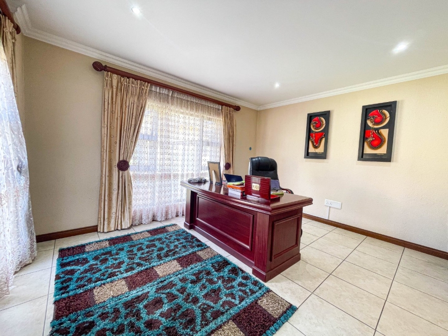 To Let 4 Bedroom Property for Rent in Montecello Estate Gauteng