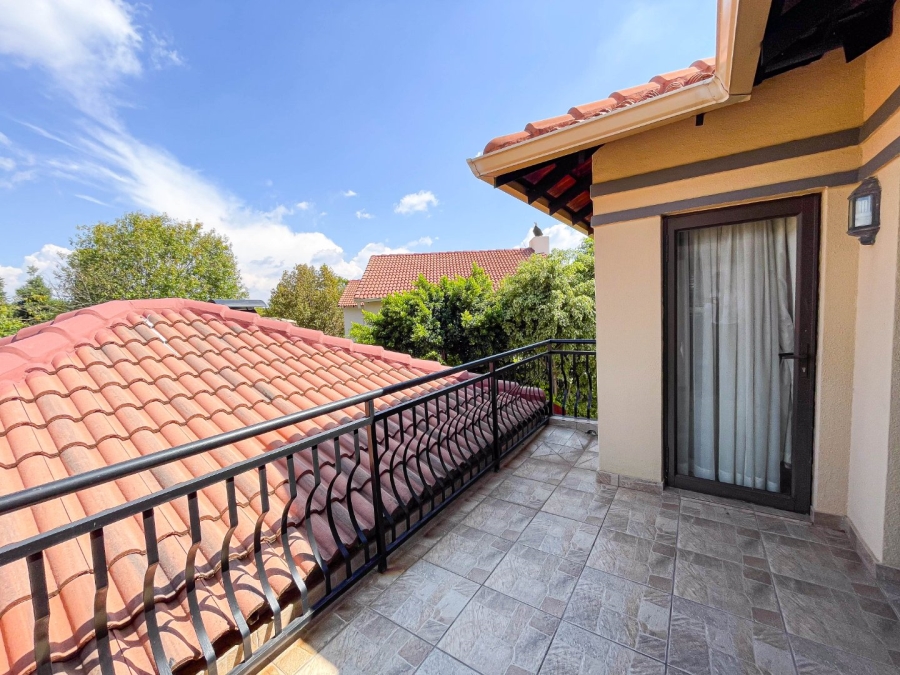 To Let 4 Bedroom Property for Rent in Montecello Estate Gauteng