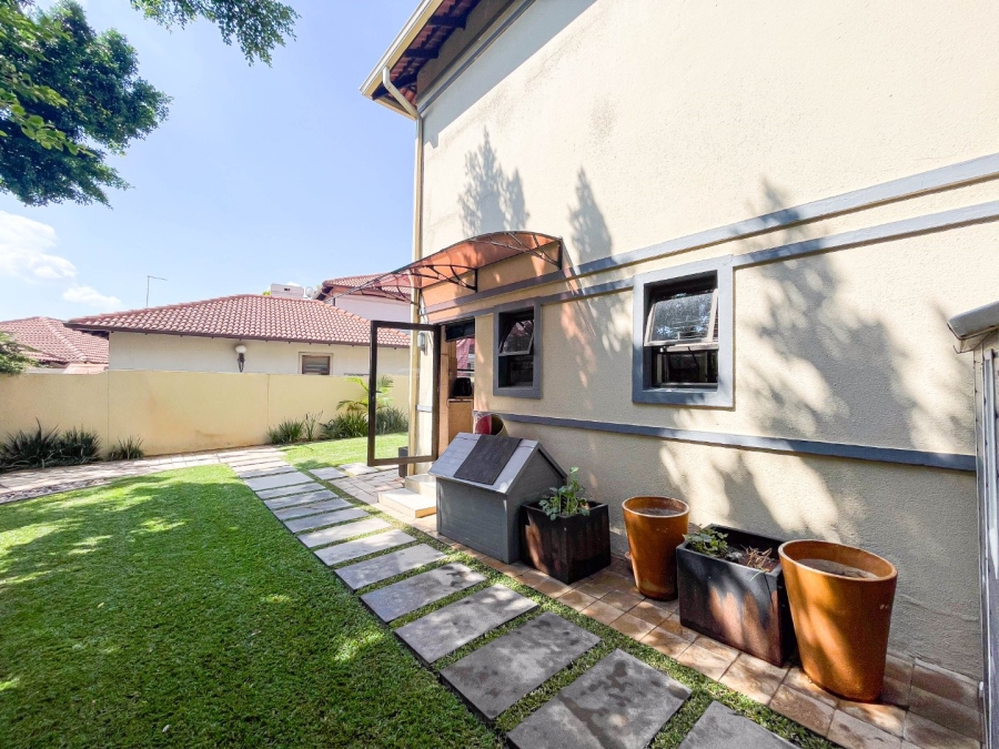 To Let 4 Bedroom Property for Rent in Montecello Estate Gauteng