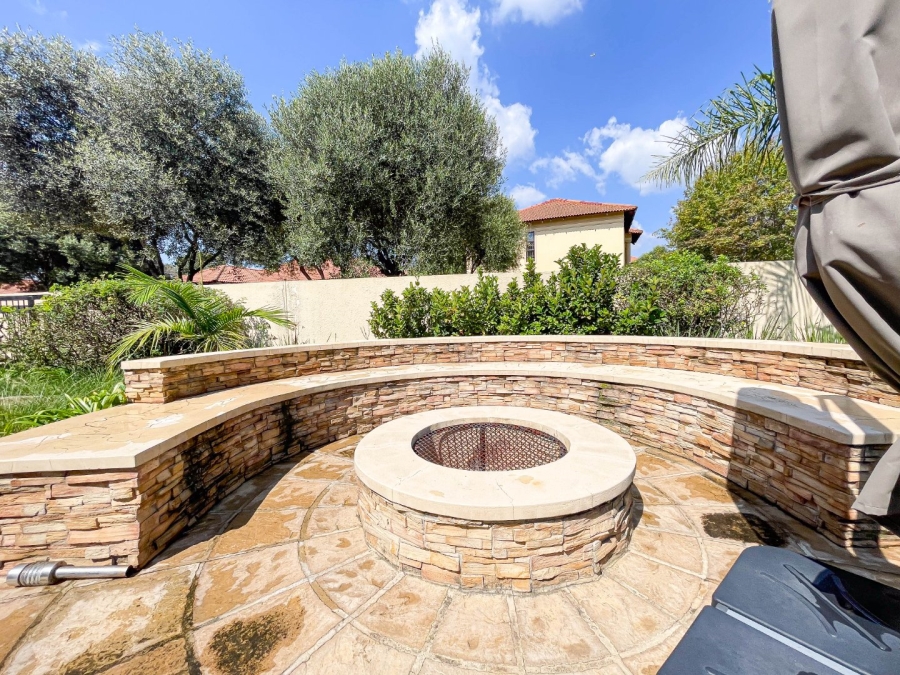 To Let 4 Bedroom Property for Rent in Montecello Estate Gauteng