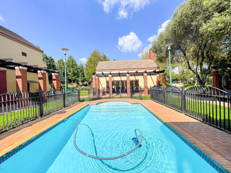 To Let 4 Bedroom Property for Rent in Montecello Estate Gauteng