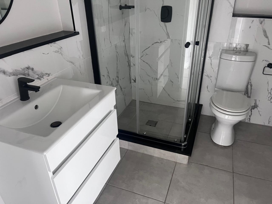 To Let 2 Bedroom Property for Rent in Waterfall Gauteng