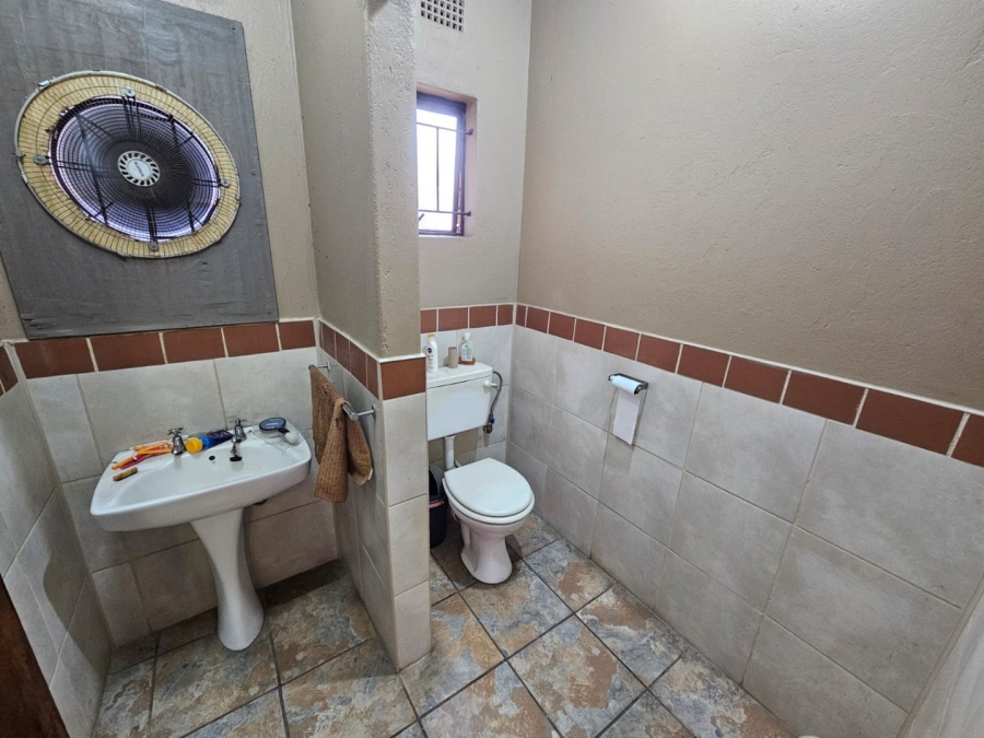 Commercial Property for Sale in Dunnottar Gauteng